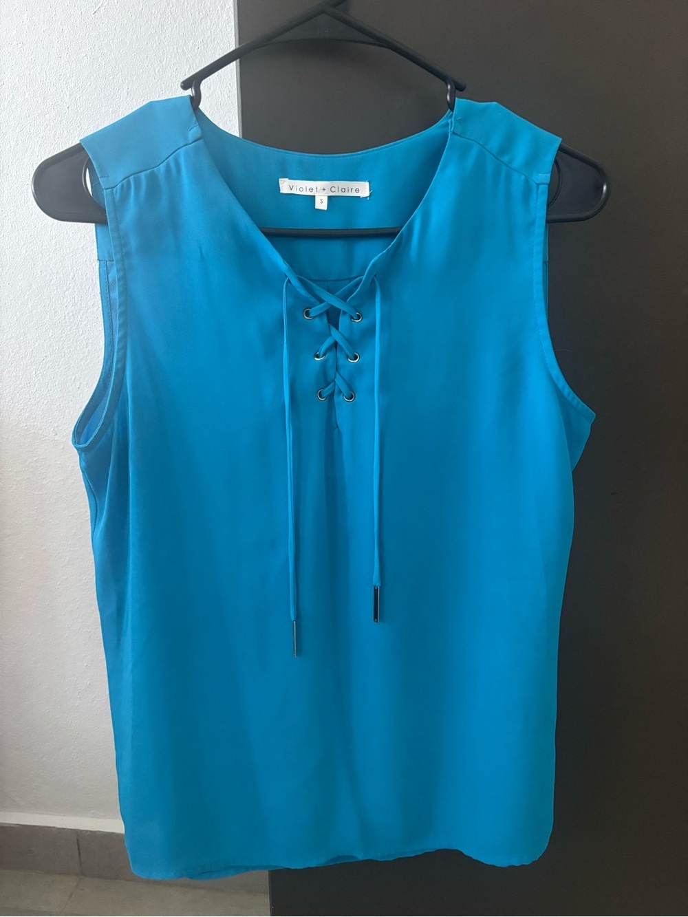 Violet & Claire Teal Sleeveless Blouse